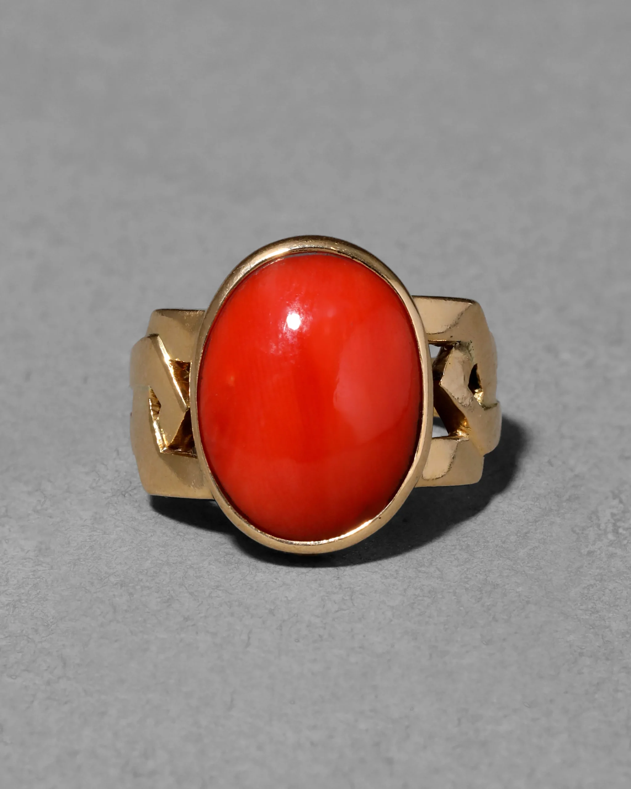 Antique Edwardian 1910s 18k Gold & Coral Modern Design Shank Ring