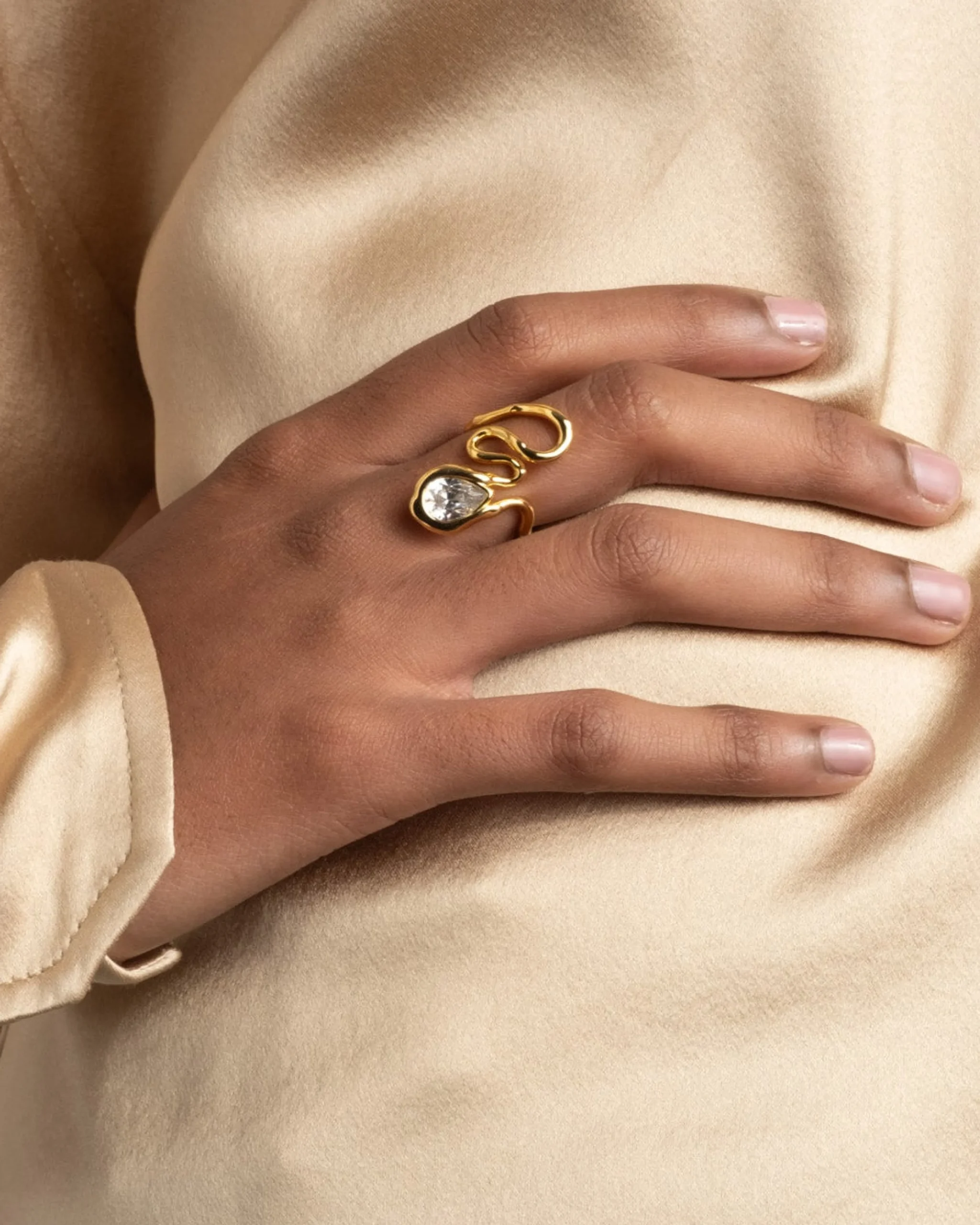 Asterales Floating Vine Ring