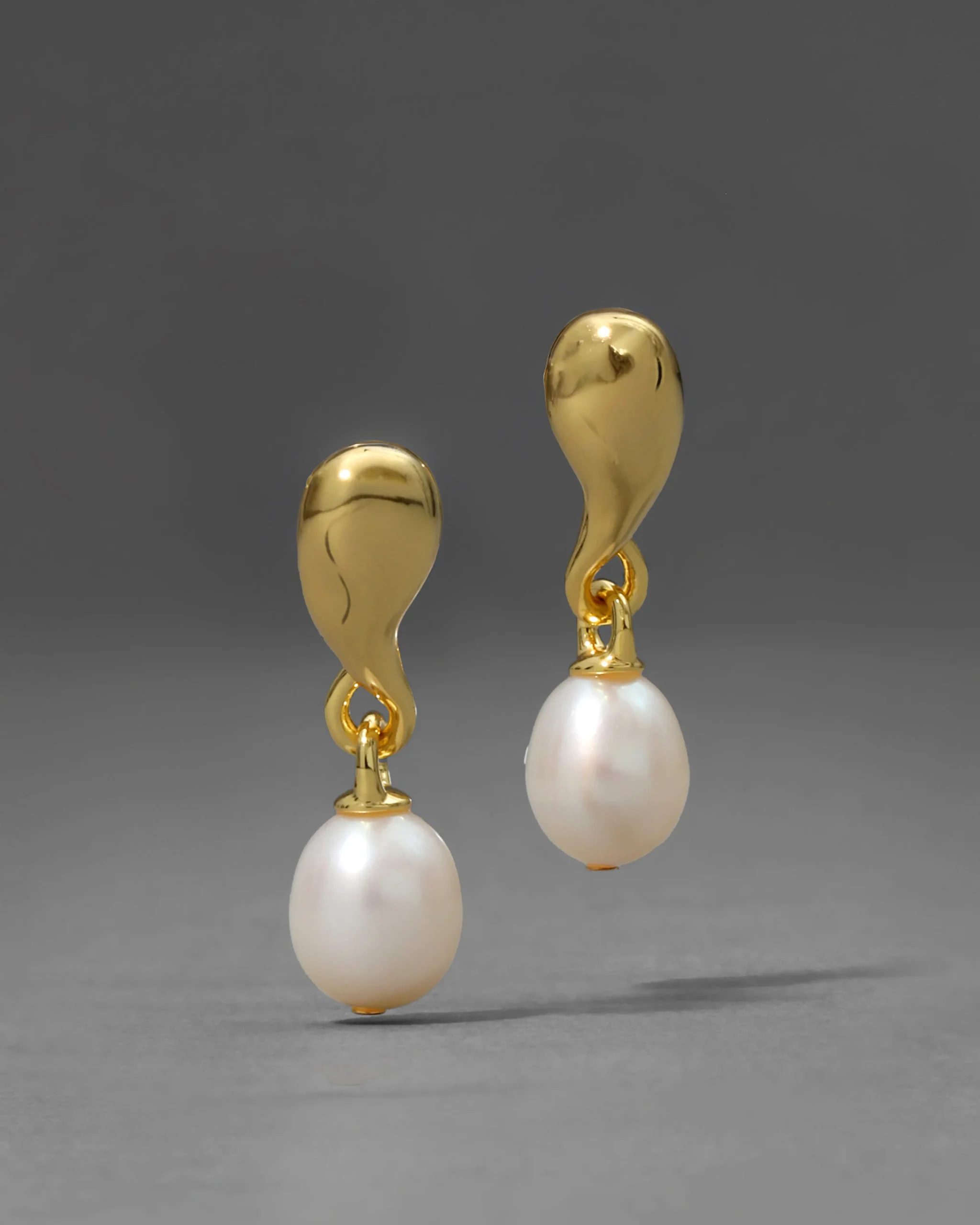 Perla Liquid Drop Post Earring