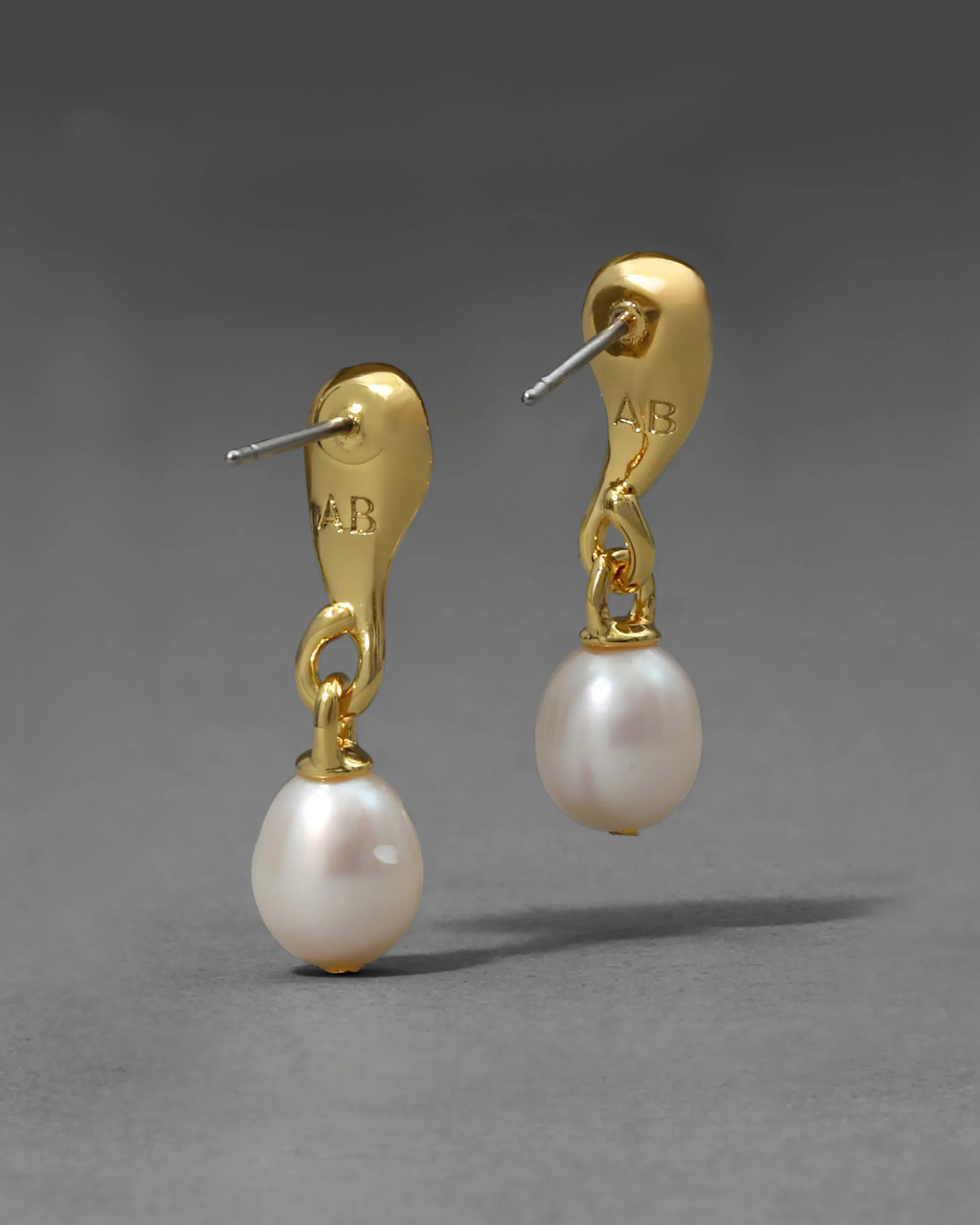 Perla Liquid Drop Post Earring