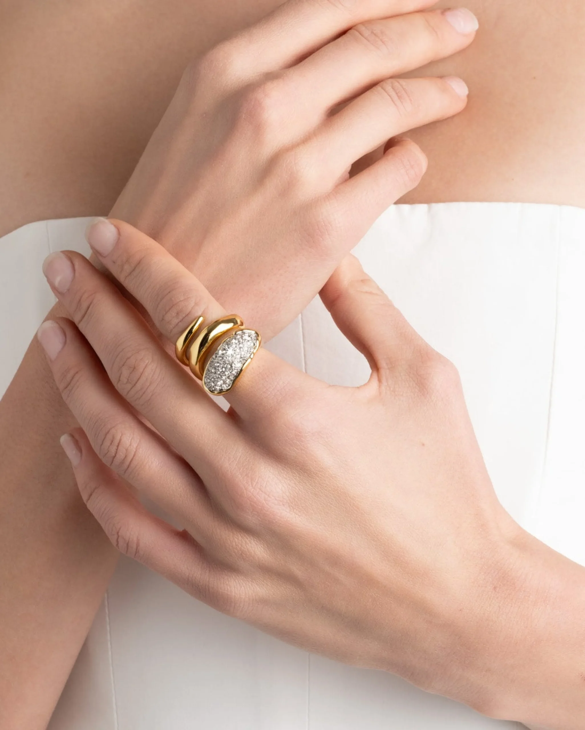 Solanales Crystal Coiled Pebble Ring