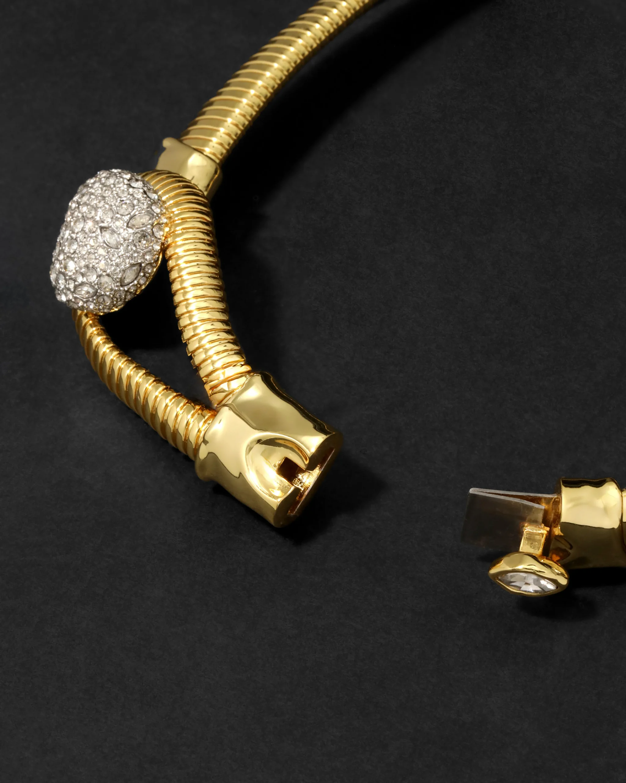 Solanales Crystal Pebble Collar Necklace