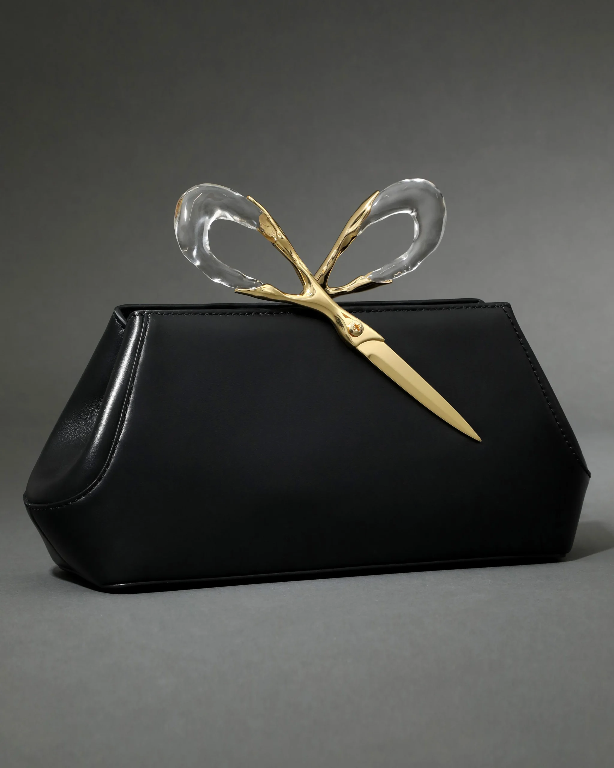 The Scissor Clutch- Black