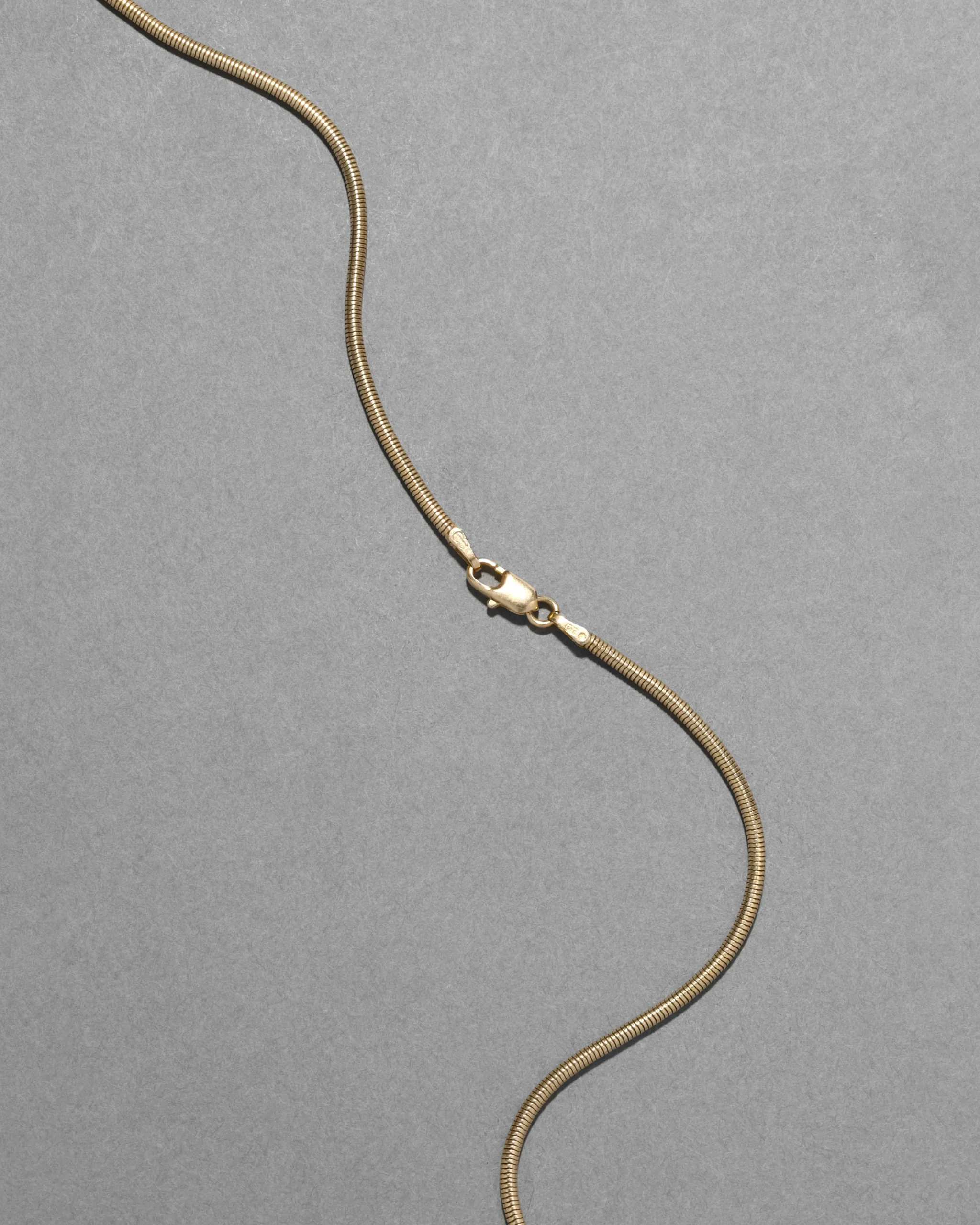 Vintage 1940s 14k Gold Italian Thin Round Snake Chain Necklace