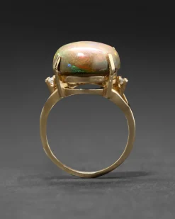 Vintage 1980s 14k Gold with Green Opal Cabachon & Diamond Accent Ring