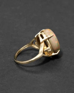 Vintage 1980s 14k Gold with Green Opal Cabachon & Diamond Accent Ring