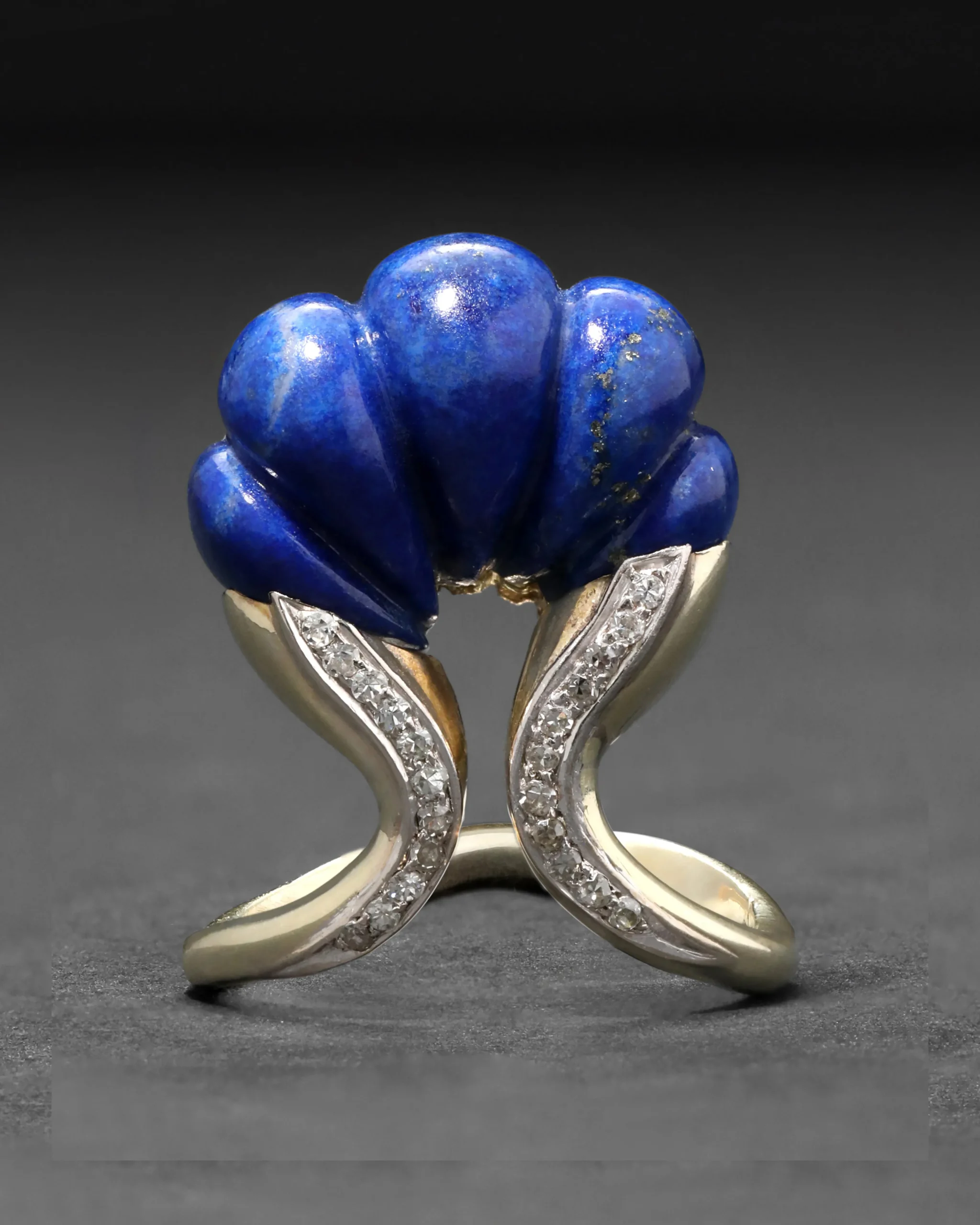 Vintage 1960s 18k Two Tone Gold Scalloped Lapis & Diamond Ring
